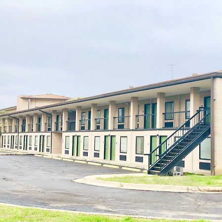 Super 8 By Wyndham-Tupelo Airport Motel Ngoại thất bức ảnh
